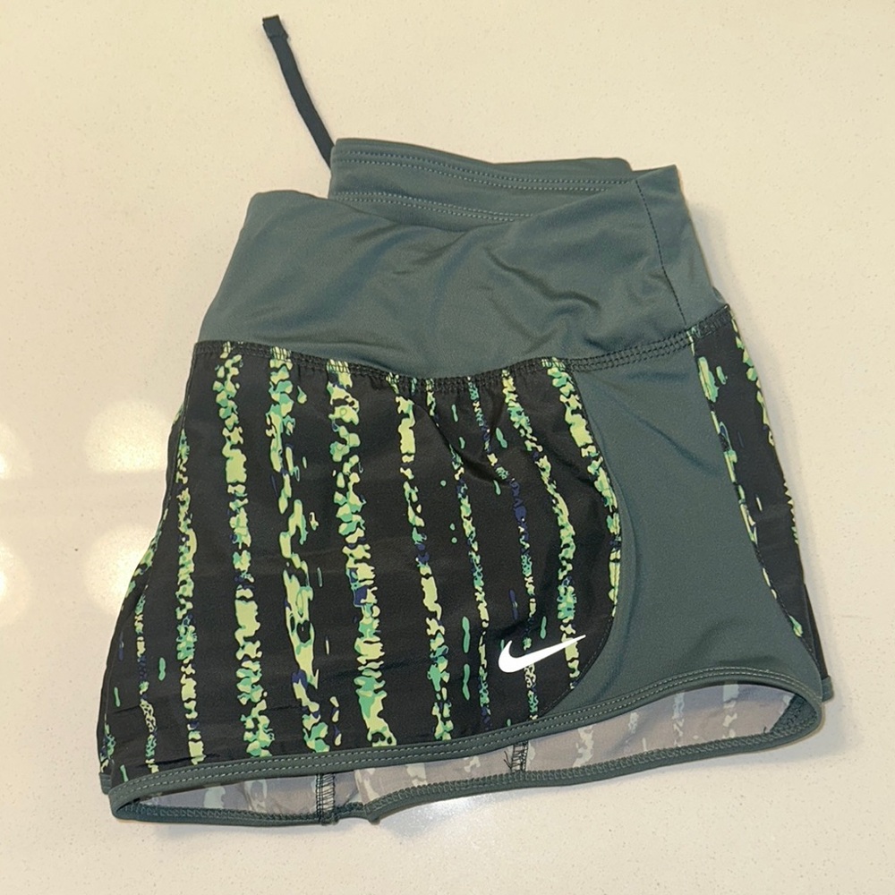 Women’s Nike Green and Black Athletic Skirt